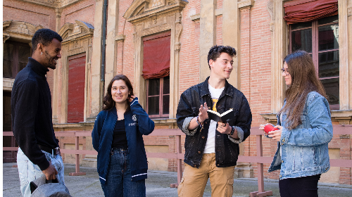 immagine Come prepararsi all’iscrizione: ammissione, aiuti economici e servizi per studenti internazionali